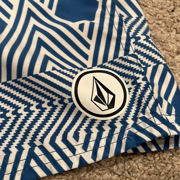 Men’s swimming trunks - Picture 2 of 5